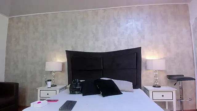 BarbaraLeython1 online show from October 9, 2025, 3:10 pm