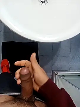 Snapshot of Alexandrevictor69 chatting on December 16, 2025, 3:33 am Alexandrevictor69 online show from December 16, 2025, 3:33 am