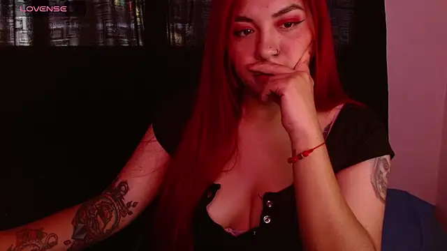 Snapshot of aria-dark chatting on December 15, 2025, 12:09 pm aria-dark online show from December 15, 2025, 12:09 pm