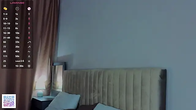 Snapshot of AngelenaCrittendon chatting on November 21, 2025, 6:17 pm AngelenaCrittendon online show from November 21, 2025, 6:17 pm