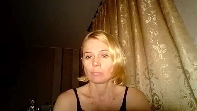 Snapshot of LiluXRose chatting on September 25, 2025, 8:34 pm LiluXRose online show from September 25, 2025, 8:34 pm