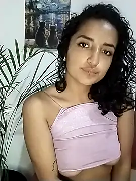 luna love xoxo online show from September 19, 2025, 1:07 am