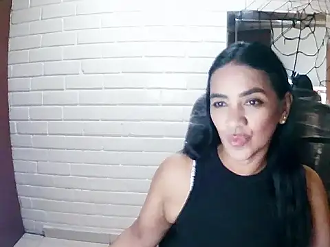 Snapshot of MiiaVelasquez chatting on October 22, 2025, 4:13 am MiiaVelasquez online show from October 22, 2025, 4:13 am