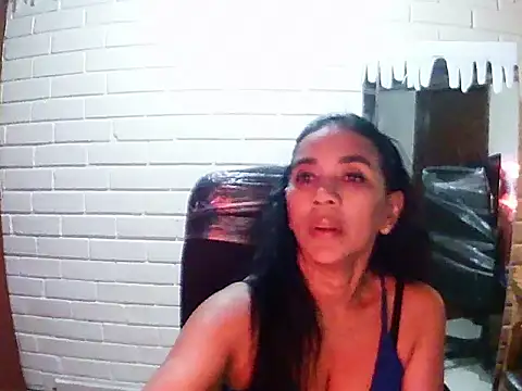 Snapshot of MiiaVelasquez chatting on November 11, 2025, 4:01 am MiiaVelasquez online show from November 11, 2025, 4:01 am