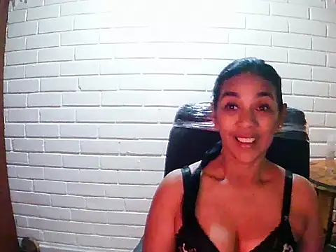 Snapshot of MiiaVelasquez chatting on November 15, 2025, 10:48 pm MiiaVelasquez online show from November 15, 2025, 10:48 pm