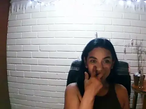 Snapshot of MiiaVelasquez chatting on November 18, 2025, 3:56 am MiiaVelasquez online show from November 18, 2025, 3:56 am