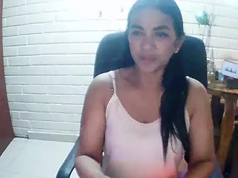 Snapshot of MiiaVelasquez chatting on November 25, 2025, 4:12 am MiiaVelasquez online show from November 25, 2025, 4:12 am