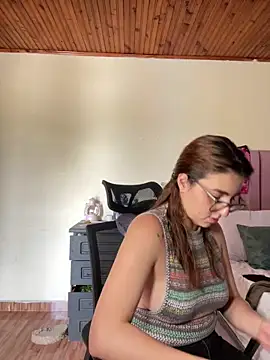 Snapshot of CoraVibes chatting on September 10, 2025, 7:58 pm CoraVibes online show from September 10, 2025, 7:58 pm