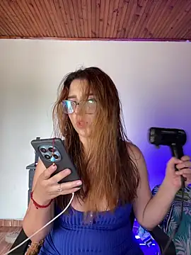 Snapshot of CoraVibes chatting on September 17, 2025, 8:21 pm CoraVibes online show from September 17, 2025, 8:21 pm