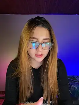 Snapshot of CoraVibes chatting on September 18, 2025, 7:38 pm CoraVibes online show from September 18, 2025, 7:38 pm