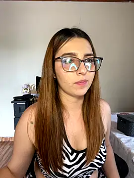 Snapshot of CoraVibes chatting on September 22, 2025, 7:38 pm CoraVibes online show from September 22, 2025, 7:38 pm