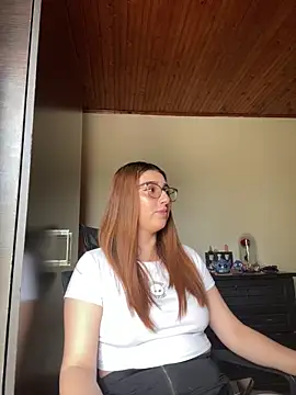 Snapshot of CoraVibes chatting on September 23, 2025, 7:39 pm CoraVibes online show from September 23, 2025, 7:39 pm