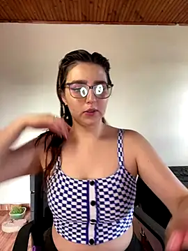 Snapshot of CoraVibes chatting on September 28, 2025, 7:52 pm CoraVibes online show from September 28, 2025, 7:52 pm