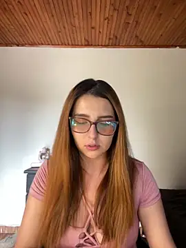 Snapshot of CoraVibes chatting on October 2, 2025, 7:43 pm CoraVibes online show from October 2, 2025, 7:43 pm