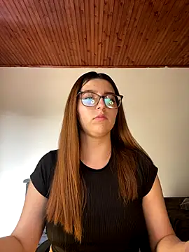 Snapshot of CoraVibes chatting on October 3, 2025, 7:33 pm CoraVibes online show from October 3, 2025, 7:33 pm