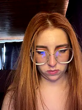 Snapshot of CoraVibes chatting on October 31, 2025, 12:17 pm CoraVibes online show from October 31, 2025, 12:17 pm