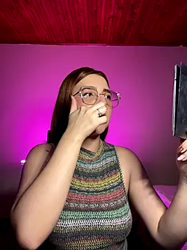 Snapshot of CoraVibes chatting on November 18, 2025, 11:47 am CoraVibes online show from November 18, 2025, 11:47 am