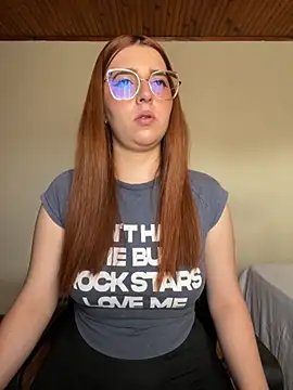 Snapshot of CoraVibes chatting on November 19, 2025, 11:54 am CoraVibes online show from November 19, 2025, 11:54 am