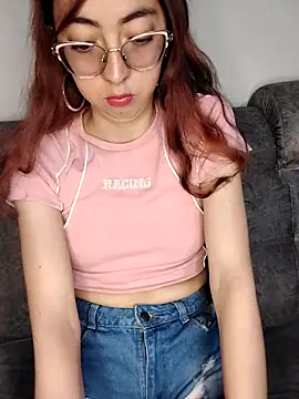 Snapshot of AnnieSparkle chatting on September 14, 2025, 12:21 am AnnieSparkle online show from September 14, 2025, 12:21 am