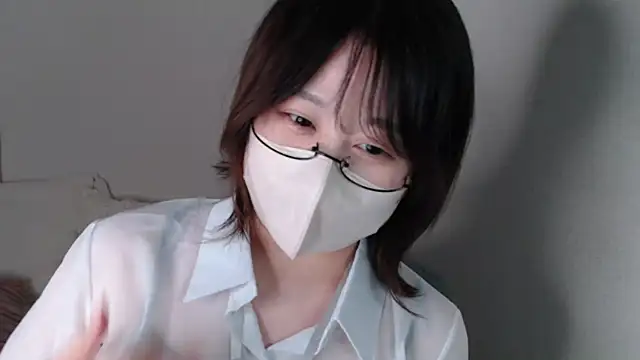 Snapshot of mi__san chatting on October 3, 2025, 11:18 am mi san online show from October 3, 2025, 11:18 am