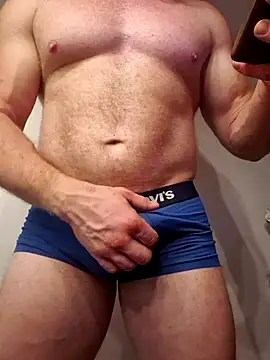 Snapshot of AlphaGymMale chatting on September 11, 2025, 11:38 pm AlphaGymMale online show from September 11, 2025, 11:38 pm