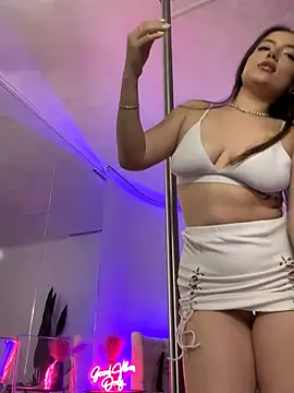 Snapshot of Angel__Vibe chatting on October 13, 2025, 7:36 pm Angel Vibe online show from October 13, 2025, 7:36 pm