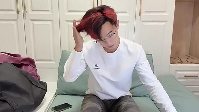 STxuguanhan online show from October 16, 2025, 8:37 am