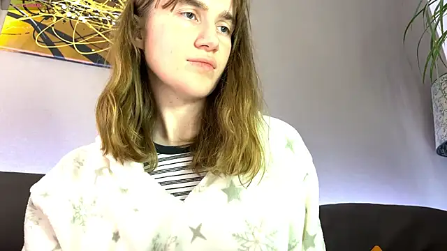 Snapshot of velina__ chatting on October 24, 2025, 8:27 pm velina online show from October 24, 2025, 8:27 pm