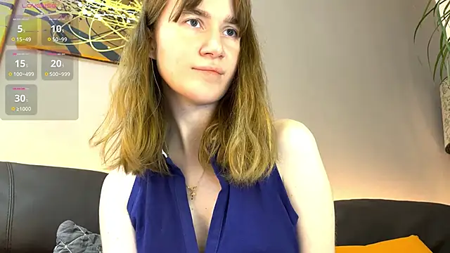 Snapshot of velina__ chatting on October 25, 2025, 6:13 pm velina online show from October 25, 2025, 6:13 pm