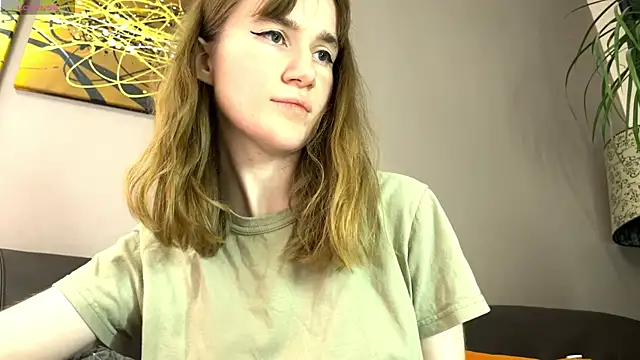 Snapshot of velina__ chatting on November 2, 2025, 8:44 pm velina online show from November 2, 2025, 8:44 pm