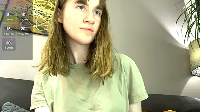 Snapshot of velina__ chatting on November 9, 2025, 5:00 pm velina online show from November 9, 2025, 5:00 pm