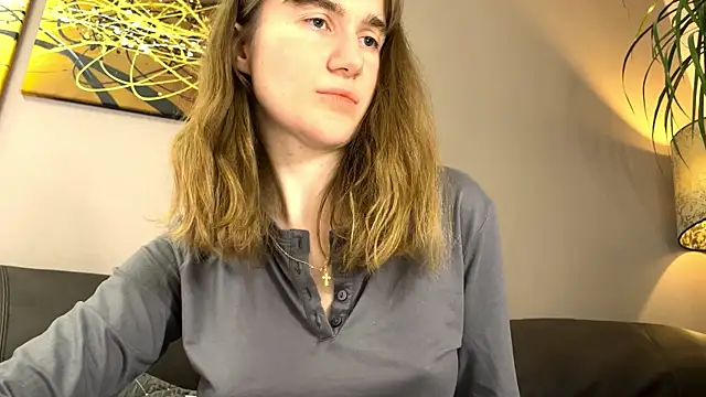 Snapshot of velina__ chatting on November 21, 2025, 6:50 pm velina online show from November 21, 2025, 6:50 pm