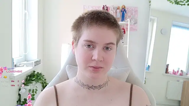 Zlata in xxxLand online show from October 20, 2025, 12:27 pm