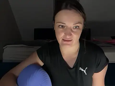 Velvetwitch87 online show from November 14, 2025, 6:06 pm