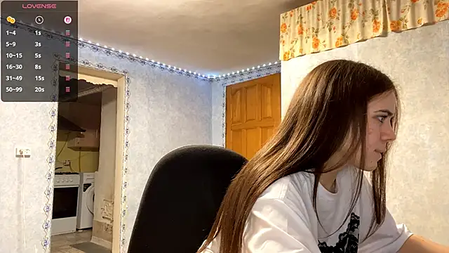 Snapshot of Lia_rise chatting on October 17, 2025, 5:04 pm Lia rise online show from October 17, 2025, 5:04 pm