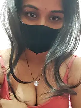 Snapshot of DivyaBhabhi69@xh chatting on October 26, 2025, 4:35 pm DivyaBhabhi69xh online show from October 26, 2025, 4:35 pm