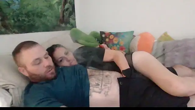 RaynLiz online show from September 17, 2025, 8:16 am