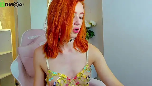 Lisafoxy  online show from September 12, 2025, 12:00 am