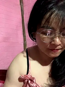 Snapshot of Star-sweet chatting on October 13, 2025, 4:18 pm Star-sweet online show from October 13, 2025, 4:18 pm