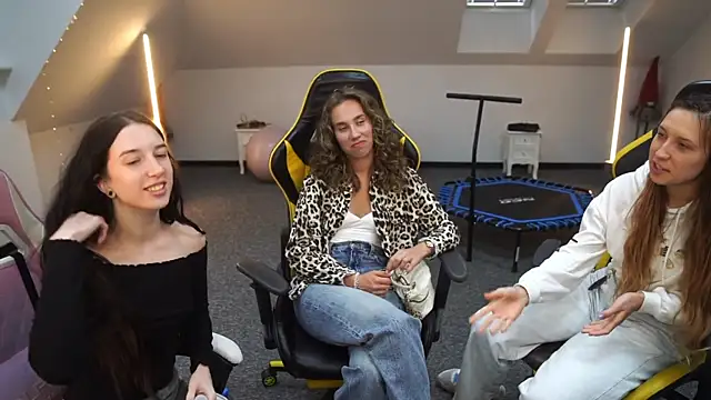 Snapshot of _Lili_054 chatting on September 19, 2025, 11:11 am  Lili 054 online show from September 19, 2025, 11:11 am