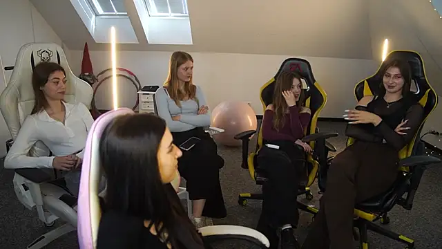 Snapshot of _Lili_054 chatting on October 2, 2025, 10:22 am  Lili 054 online show from October 2, 2025, 10:22 am