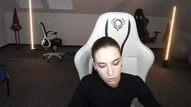 Snapshot of _Lili_054 chatting on October 5, 2025, 2:15 pm  Lili 054 online show from October 5, 2025, 2:15 pm