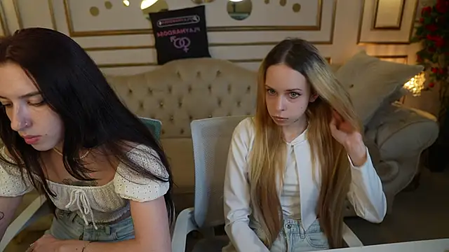 Snapshot of _Lili_054 chatting on October 29, 2025, 11:34 am  Lili 054 online show from October 29, 2025, 11:34 am