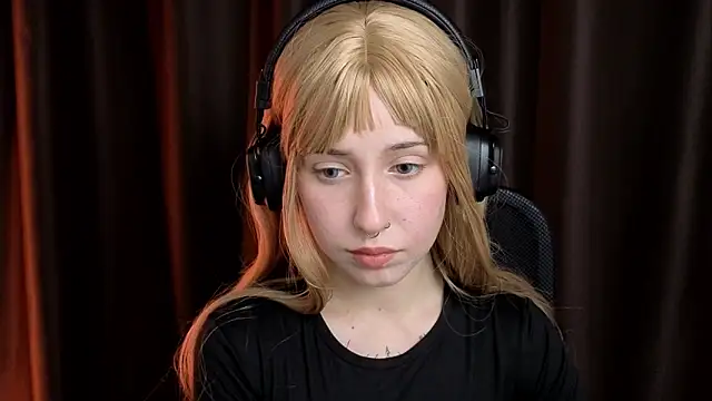 YukiMisa online show from December 14, 2025, 2:55 pm