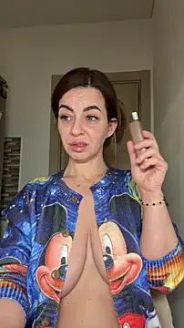 Roxanne Skye online show from November 25, 2025, 3:17 am