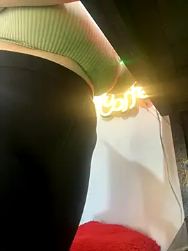 SafiroFer online show from September 10, 2025, 9:15 pm