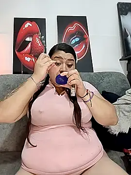 SafiroFer online show from December 16, 2025, 9:09 pm