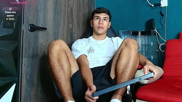 CHR58  online show from December 2, 2025, 9:54 pm