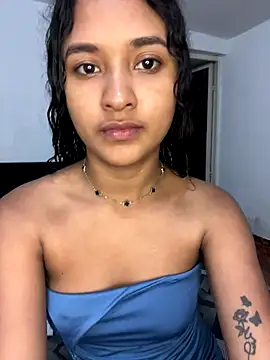 Snapshot of Luna_sophya chatting on December 13, 2025, 8:36 pm Luna sophya online show from December 13, 2025, 8:36 pm