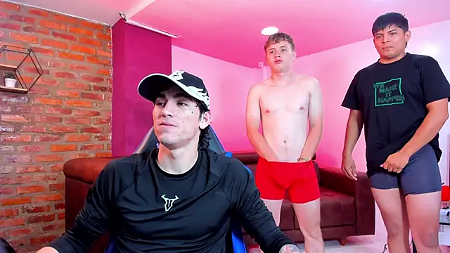 Snapshot of Handsomeboyss19 chatting on November 5, 2025, 2:22 am Handsomeboyss19 online show from November 5, 2025, 2:22 am